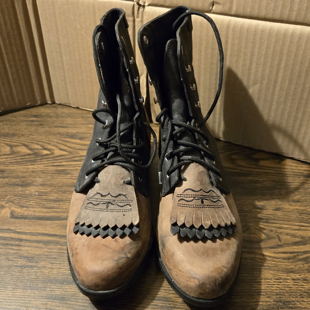 Womens Ariat 2-tone lace up boots